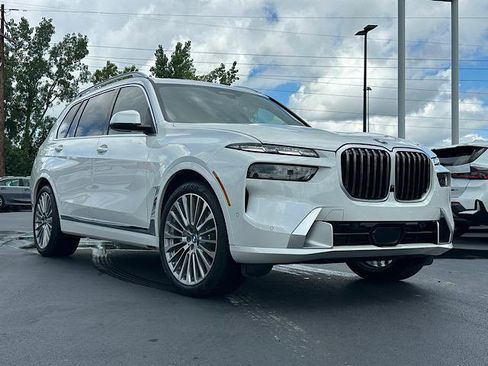Used 2026 BMW X7 xDrive40i w/ Executive Package AWD/4WD image 1