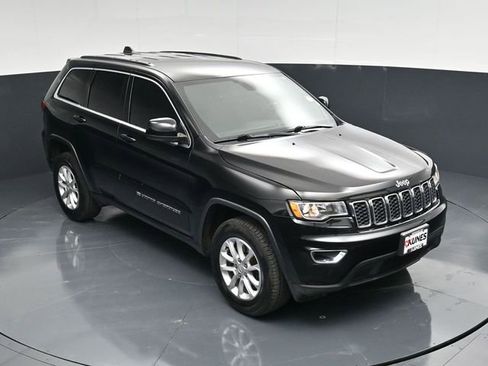 Used 2022 Jeep Grand Cherokee Laredo E image 41