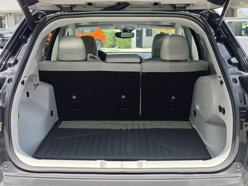 Certified 2022 Jeep Cherokee Latitude Lux w/ Sun & Sound Group AWD/4WD image 9