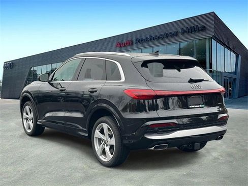 Certified 2025 Audi Q5 2.0T Premium Plus w/ Premium Plus image 4
