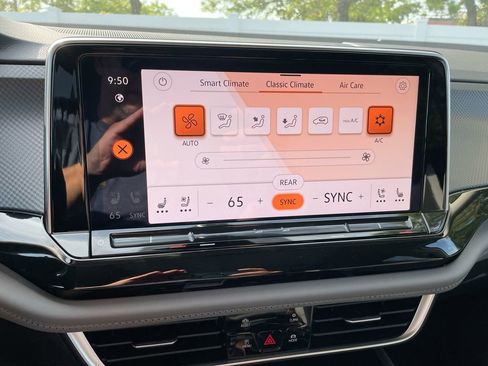 New 2025 Volkswagen Atlas Peak Edition SE image 45