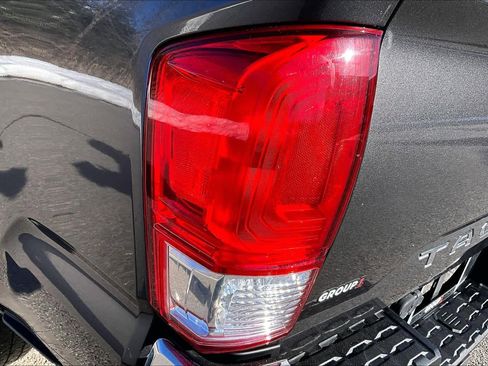 Used 2017 Toyota Tacoma SR5 w/ Tow Package image 28