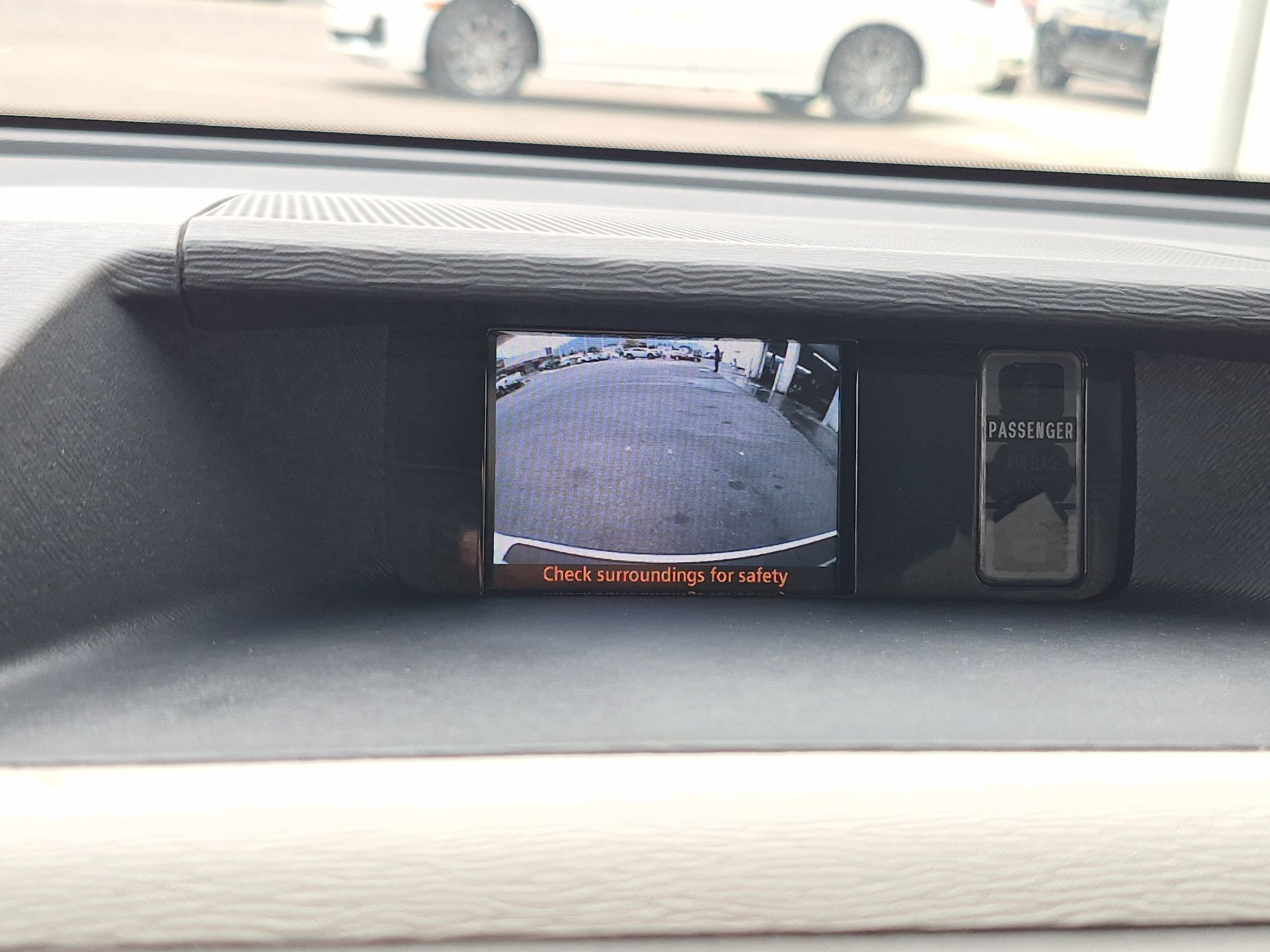 Used 2014 Toyota Sienna LE FWD image 24