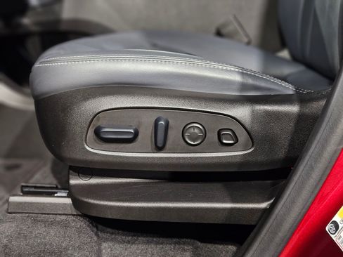 Used 2024 Buick Enclave Premium image 24