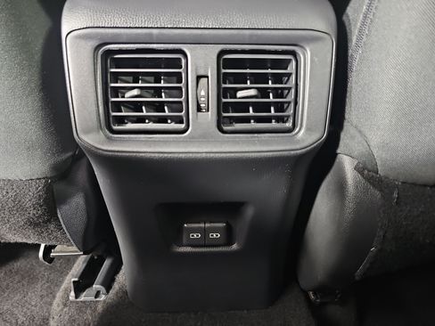 Used 2024 Toyota RAV4 XLE FWD image 17