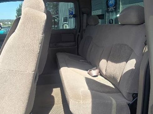 Used 2002 Chevrolet Silverado 2500 LS w/ Electrical Convenience Pkg AWD/4WD image 4