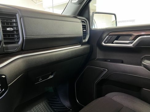 Used 2025 Chevrolet Silverado 1500 LT AWD/4WD image 18