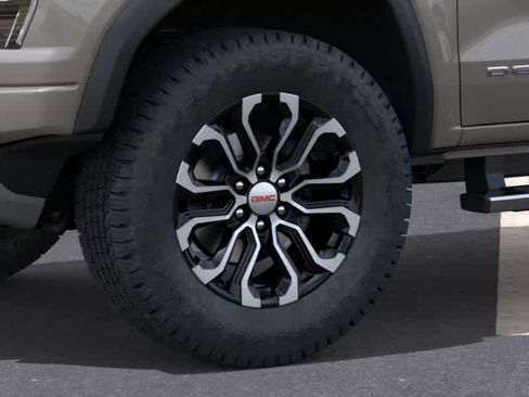 New 2026 GMC Canyon Denali image 9