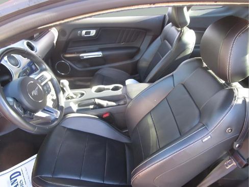 Used 2022 Ford Mustang Premium RWD image 21