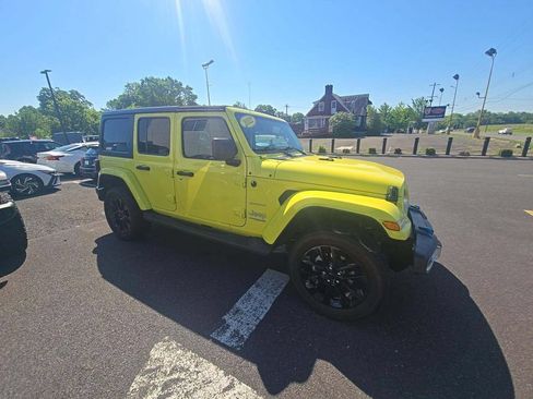Used 2022 Jeep Wrangler Unlimited Sahara w/ Cold Weather Group AWD/4WD image 3