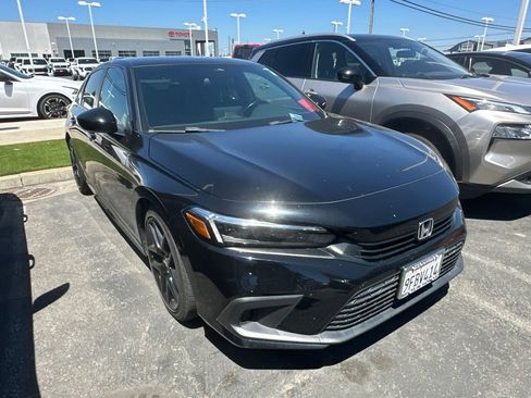 Used 2023 Honda Civic Sport image 2