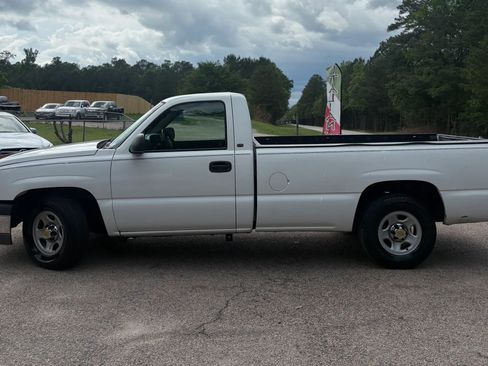 Used 2003 Chevrolet Silverado 1500 W/T RWD image 3