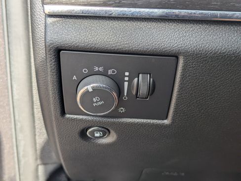 Used 2018 Jeep Grand Cherokee Limited image 30