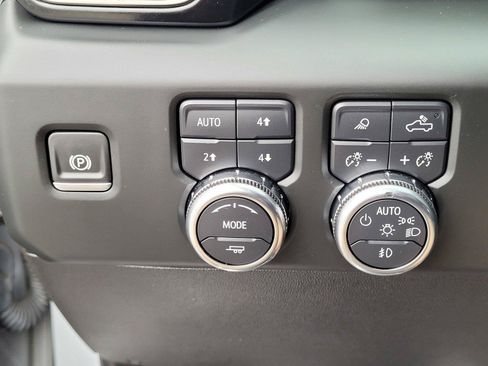 Used 2024 GMC Sierra 2500 AT4 w/ Max Trailering Package AWD/4WD image 16