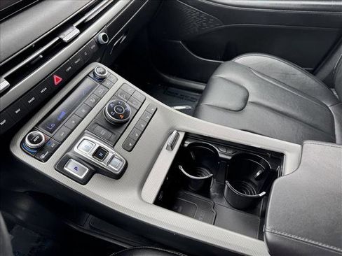 Used 2024 Hyundai Palisade SEL w/ Premium Package image 16