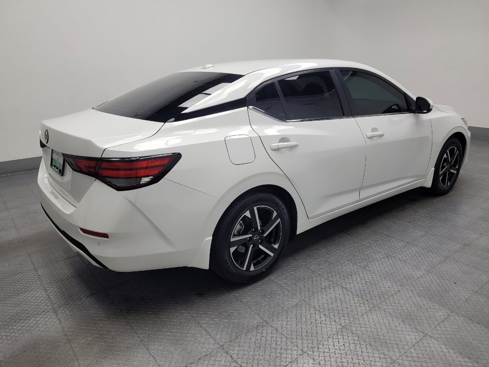 Used 2025 Nissan Sentra SV FWD image 10
