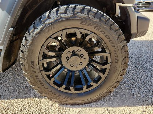 Used 2020 Jeep Gladiator Sport w/ Quick Order Package 23S image 7