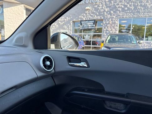 Used 2018 Chevrolet Sonic LT FWD image 5