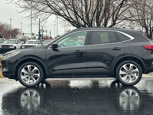 Certified 2025 Ford Escape Platinum image 5