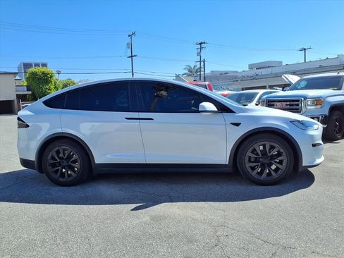 Used 2024 Tesla Model X Base image 4