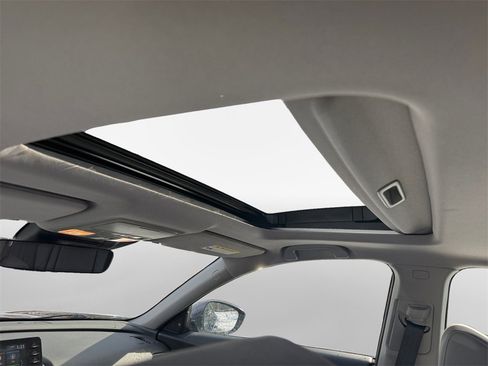 Used 2018 Honda Accord Touring image 22