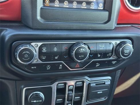 Used 2021 Jeep Wrangler Unlimited Rubicon w/ Cold Weather Group image 11