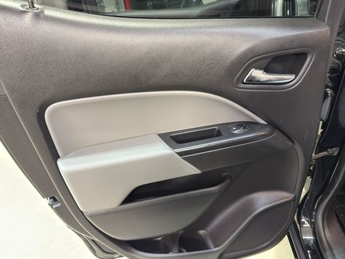 Used 2016 Chevrolet Colorado LT w/ LT Convenience Package AWD/4WD image 27