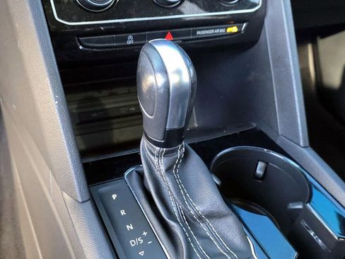 Used 2022 Volkswagen Atlas Cross Sport SEL image 19