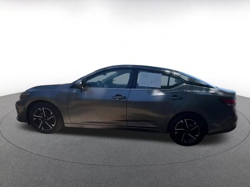 Used 2025 Nissan Sentra SV FWD image 9