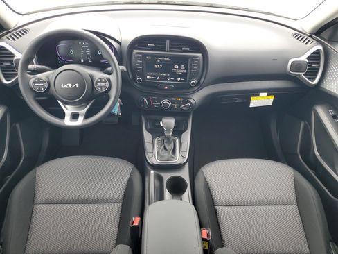 Used 2025 Kia Soul LX image 29