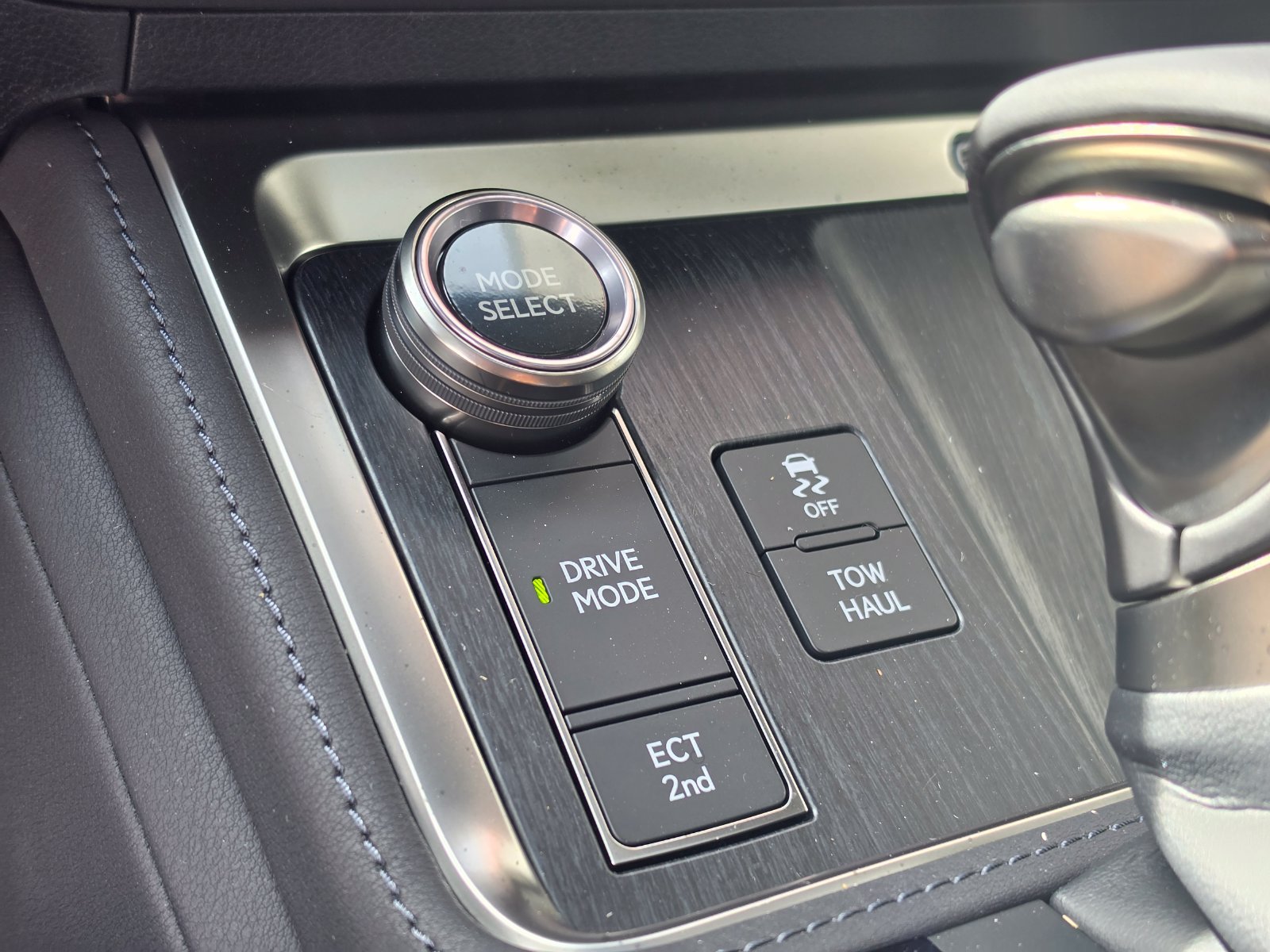 Used 2026 Lexus GX 550 w/ Accessory Package (2T) AWD/4WD image 18