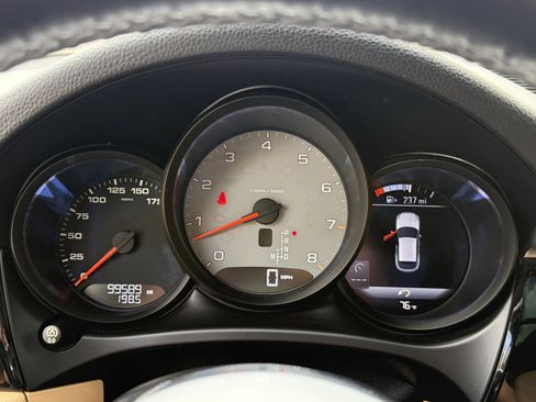 Used 2018 Porsche Macan S image 35