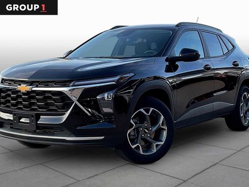 Used 2024 Chevrolet Trax LT w/ LT Convenience Package image 1