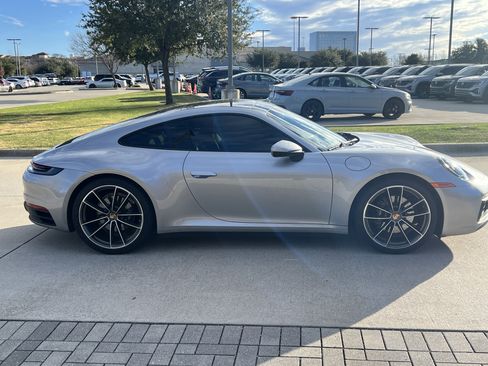 Used 2022 Porsche 911 Carrera image 11