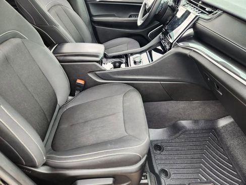 Used 2021 Jeep Grand Cherokee L Laredo w/ Luxury Tech Group I RWD image 12