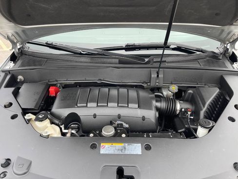 Used 2016 Chevrolet Traverse LT image 9