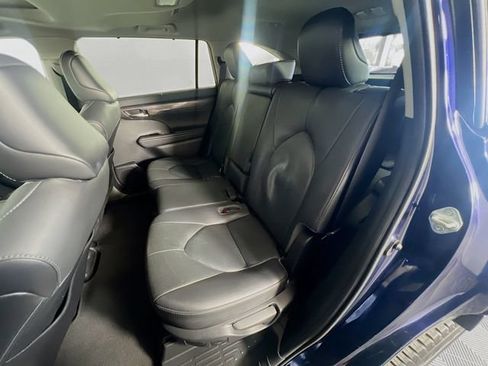 Used 2021 Toyota Highlander Limited FWD image 27