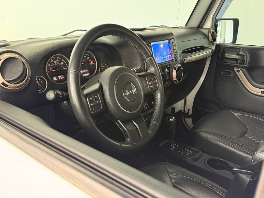Used 2017 Jeep Wrangler Unlimited Sahara AWD/4WD image 6