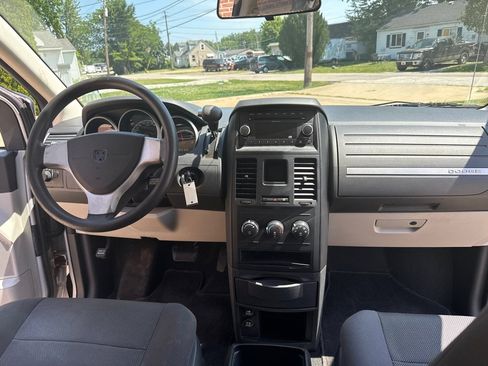 Used 2009 Dodge Grand Caravan SE FWD image 9