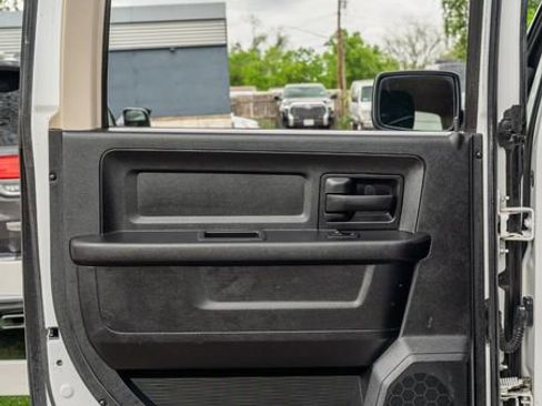 Used 2015 RAM 2500 Tradesman w/ Chrome Appearance Group image 32