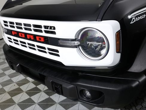 Used 2025 Ford Bronco Heritage Edition AWD/4WD image 39