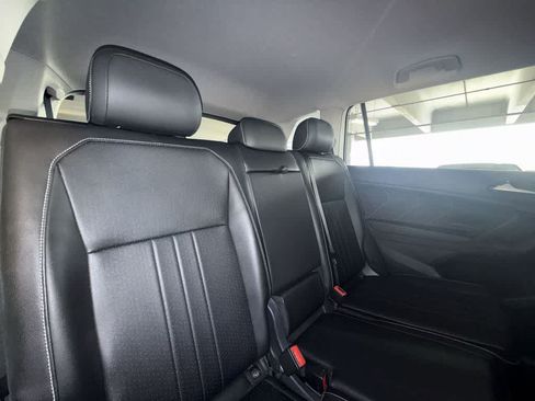 Certified 2023 Volkswagen Tiguan SE FWD image 26