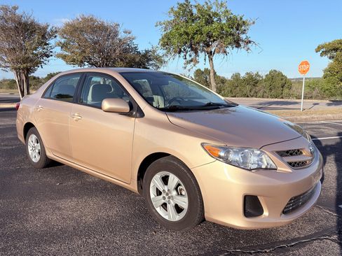 Used 2011 Toyota Corolla LE image 28