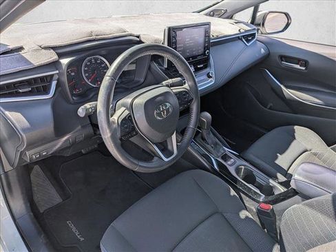 Used 2021 Toyota Corolla SE w/ SE Premium Package image 9