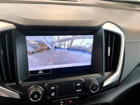 Used 2023 GMC Terrain SLT image 19