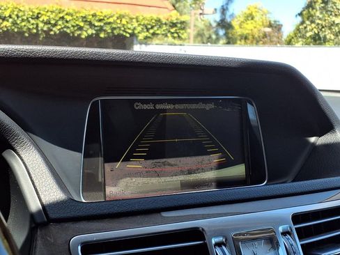Used 2014 Mercedes-Benz E 350 4MATIC Sedan image 7