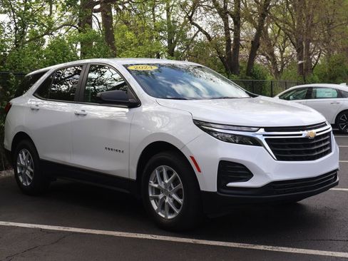 Used 2024 Chevrolet Equinox LS w/ LS Convenience Package image 12