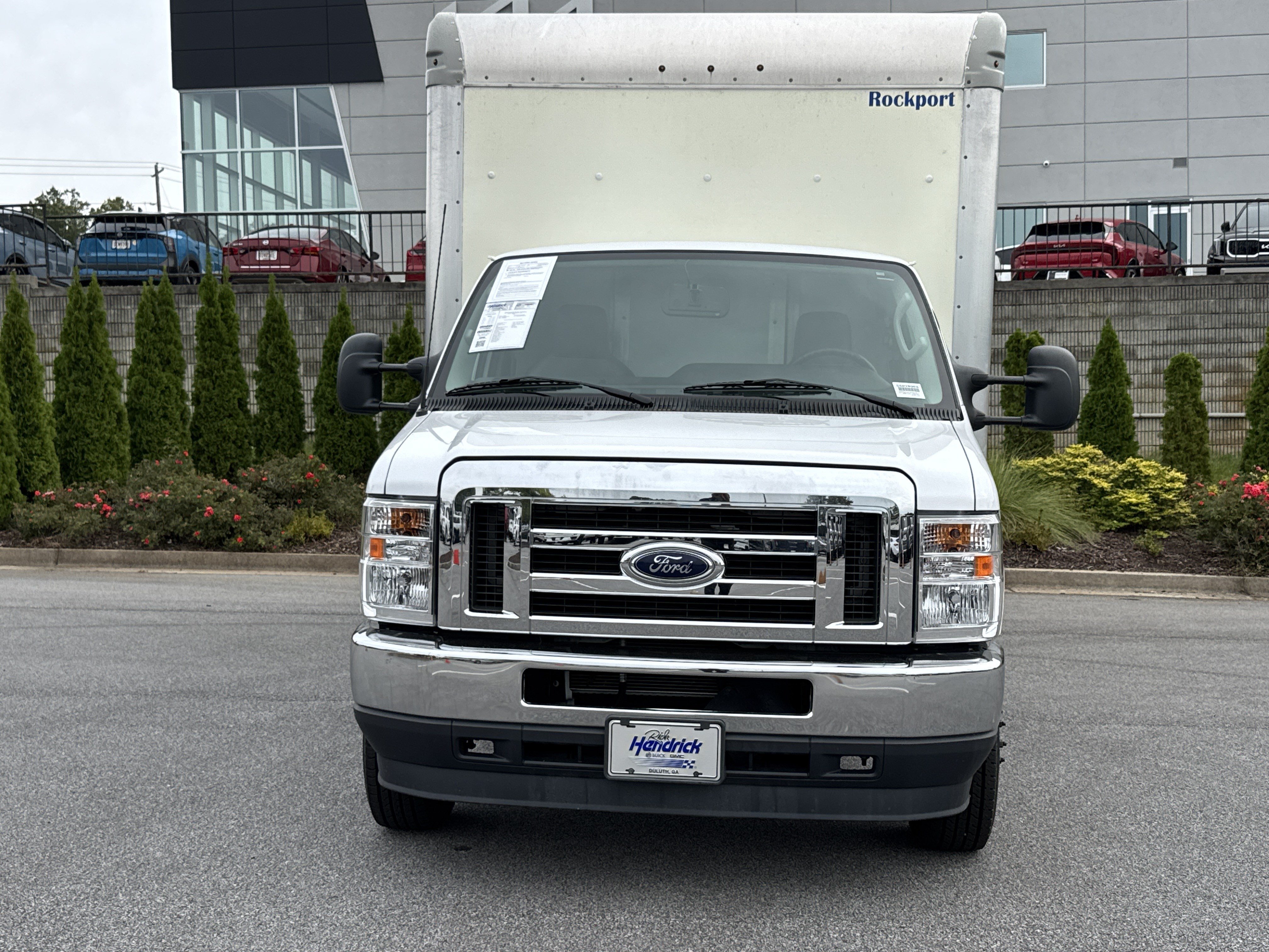 Used 2023 Ford E-450 and Econoline 450 Super Duty w/ Power Windows & Locks Group RWD image 3