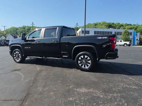 Used 2021 Chevrolet Silverado 2500 Custom w/ Custom Value Package AWD/4WD image 7