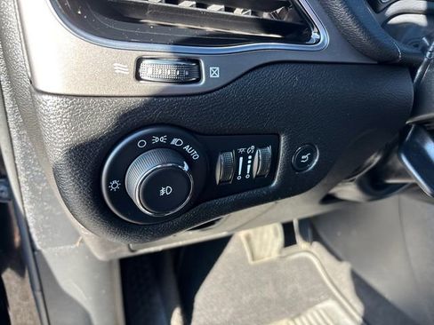 Used 2021 Jeep Cherokee Latitude Lux 80th Anniv w/ Quick Order Package 2YU 80th AWD/4WD image 13
